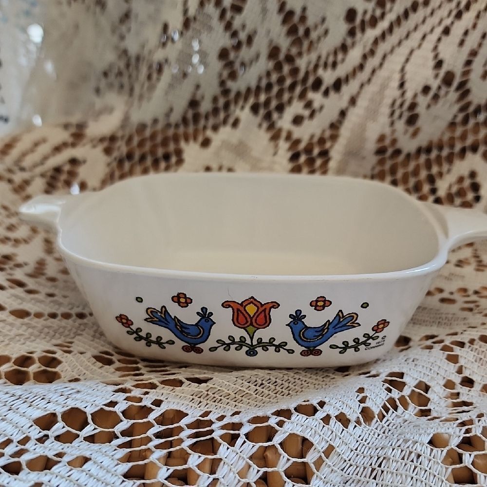 Corning Ware 1975 Country Festival Blue Birds Casserole Dish 1 3/4 Cup Floral1